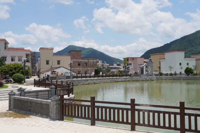 特色文旅品牌產(chǎn)品⑤ | 新興縣天堂旅游風(fēng)情小鎮(zhèn)