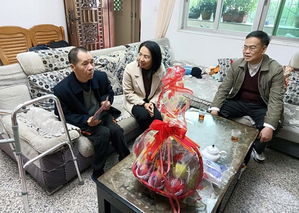 困難黨員_wps圖片_wps圖片.jpg