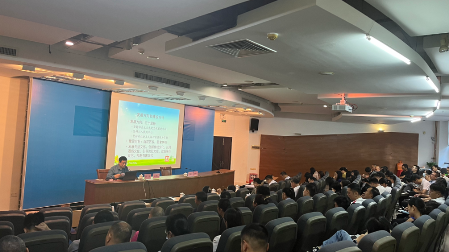 江律師授課.jpg