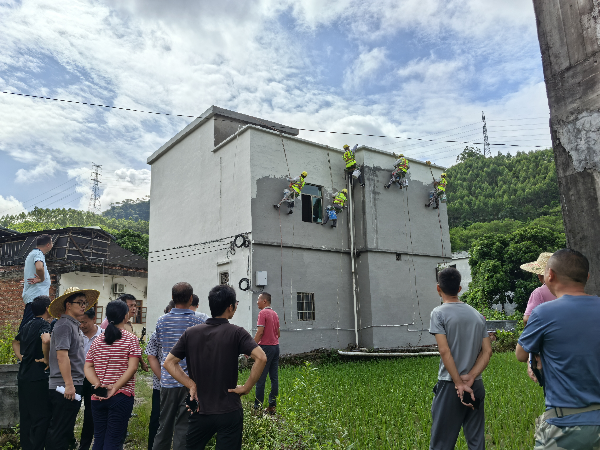 開展農(nóng)村建房質(zhì)量安全及農(nóng)房風貌技能提升實操培訓.png